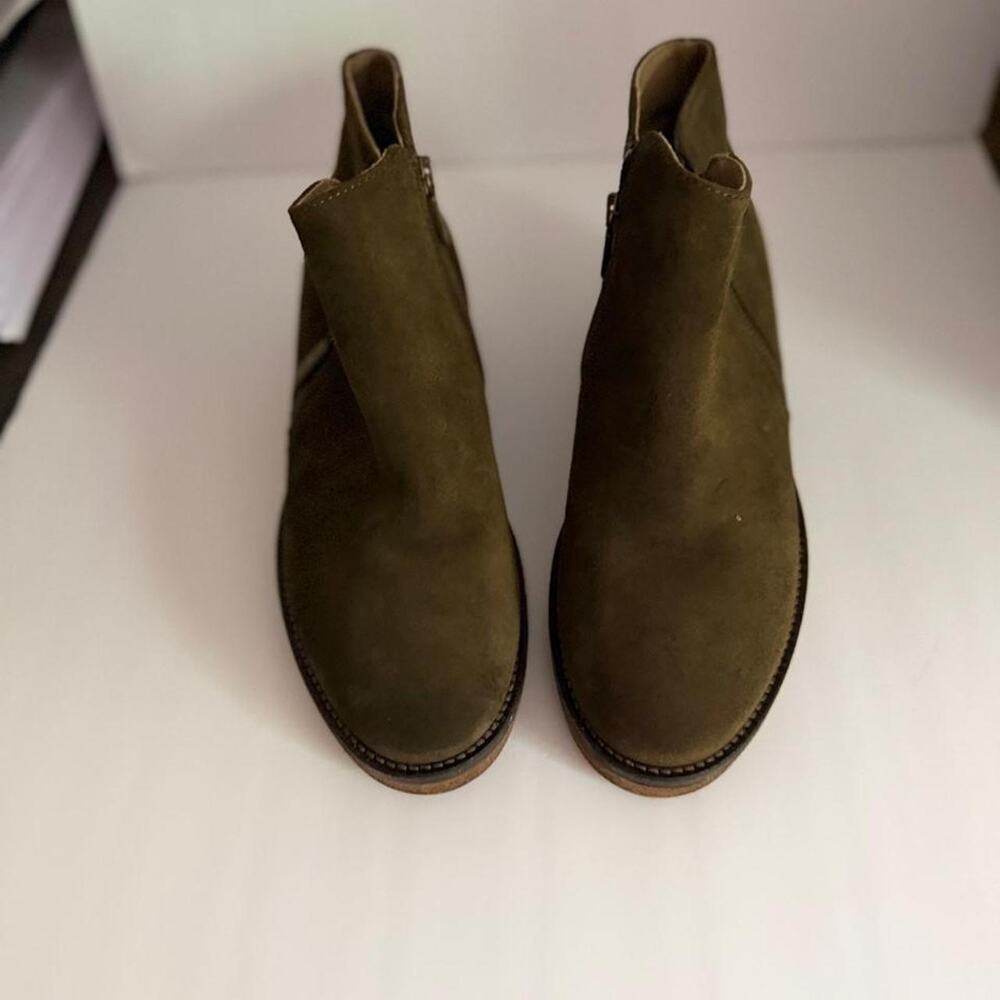 Italeau olive green suede ankle
